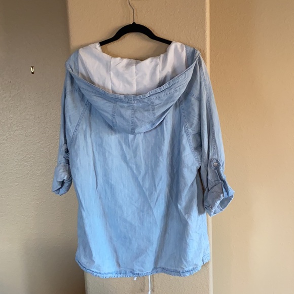 Hooded Light Jacket - Picture 2 of 4